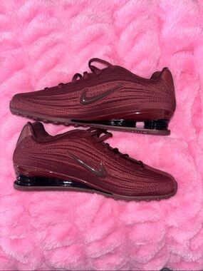 Nike Women’s Shox Z Dark Team Red size 7.5